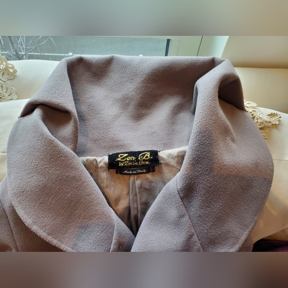 Classy & Original Design Coat - Picture 5 of 5